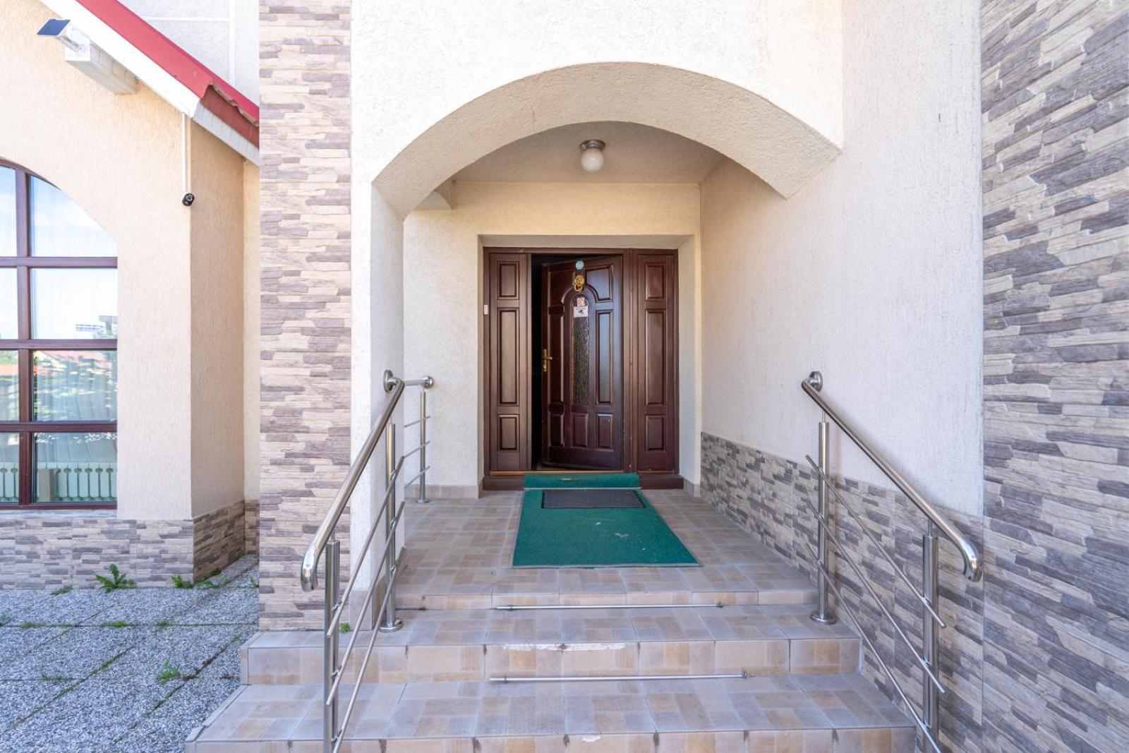 Farawayhomes Aparthotel Near Vienna Airport - Anytime Self Check-In Bruck an der Leitha Exterior photo