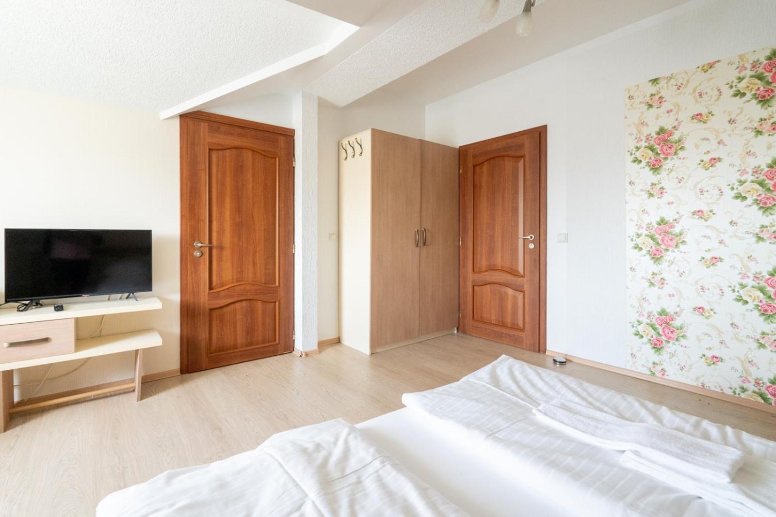 Farawayhomes Aparthotel Near Vienna Airport - Anytime Self Check-In Bruck an der Leitha Exterior photo