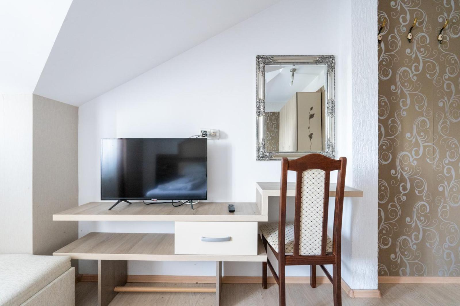 Farawayhomes Aparthotel Near Vienna Airport - Anytime Self Check-In Bruck an der Leitha Exterior photo